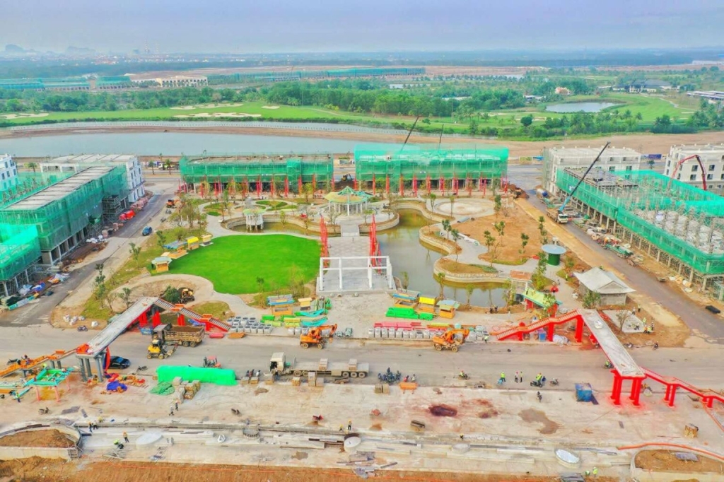 Vinhomes Royal Island